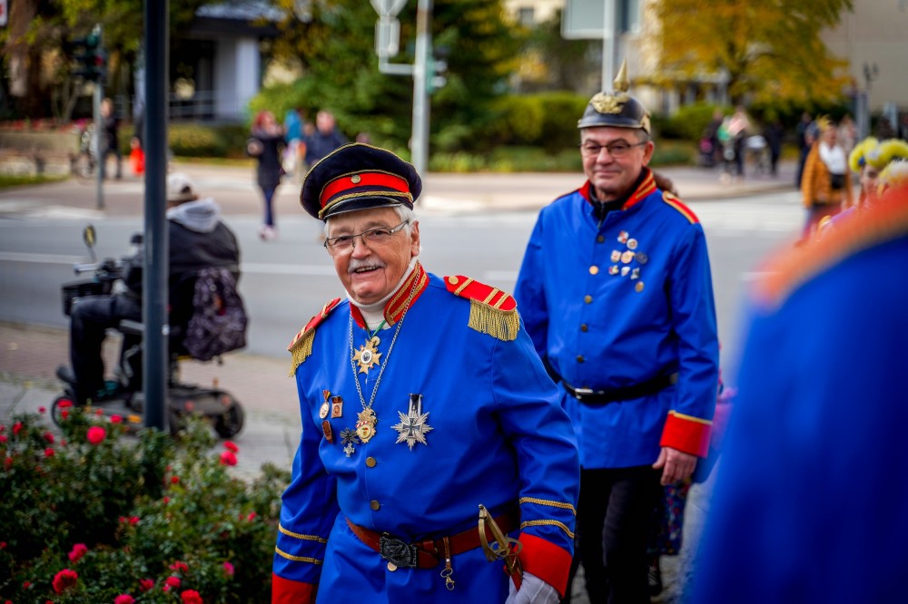 010 A7300469 LR neu b-2500