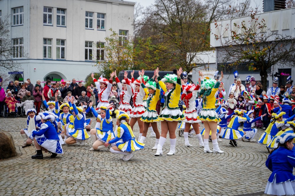 AAA 042 A7308156-3500