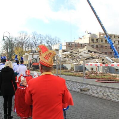 Wo wir lang kommen steht kein Haus mehr.