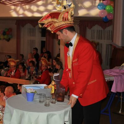 Der Elferrat muss helfen.