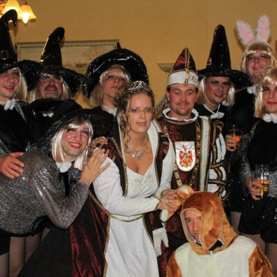Fotoshooting mit dem Männerballett des KCS und dem Prinzenpaar.