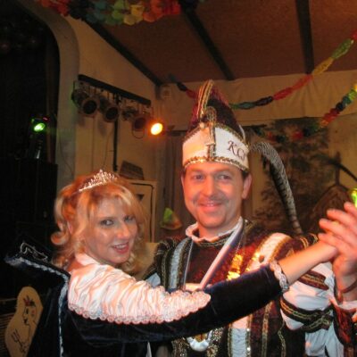 Hendrik I. tanzt mit Doreen I. 