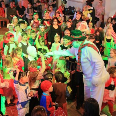 Richtig geraten. Dafür gibts Süßigkeiten.