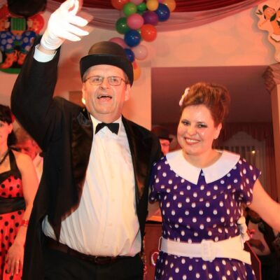 Die Orgelpfeiffen haben Girls aufgerissen.