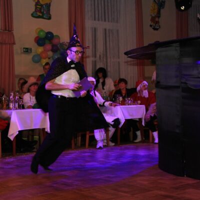 Bühne frei! unser Männerballett mit ihrer Zauberlehrling- Show.