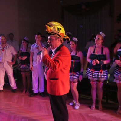 Moderator und Präsident.