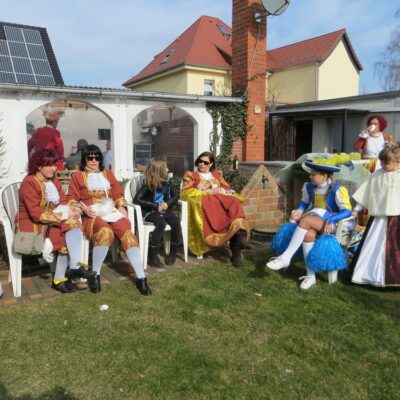 Traumwetter. Sonnenbaden bei Schatti