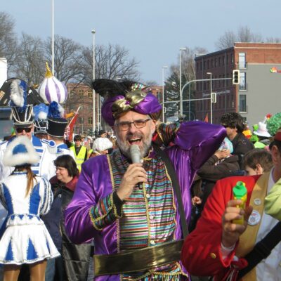 Andreas und Katrin moderieren uns.