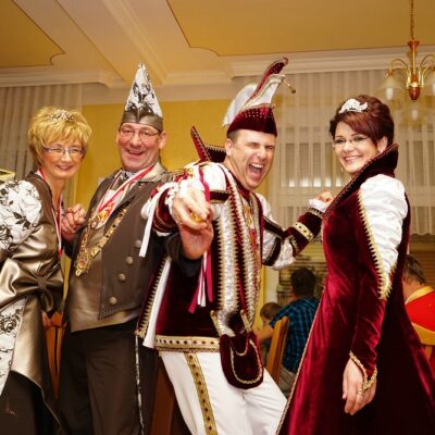 Gut gelaunt das Lausitzer Prinzenpaar Alexander der I.  mit  Doreen die II. 