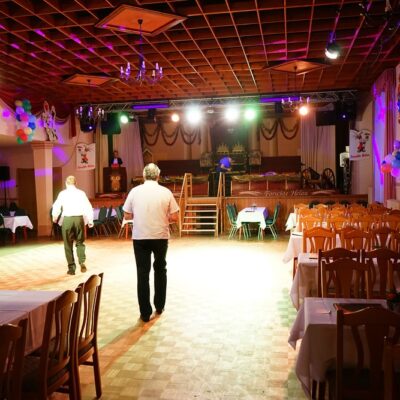 Bald ist der Saal voll.