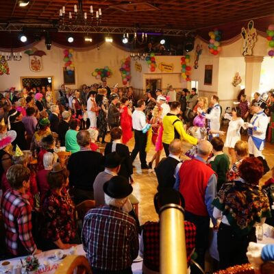 Bis auf den letzten Platz: voller Saal.