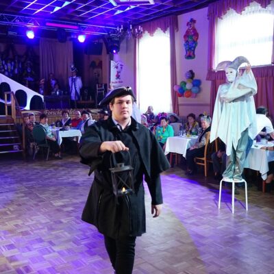 Blinky Pearls mit der Show, Karneval in Venedig.