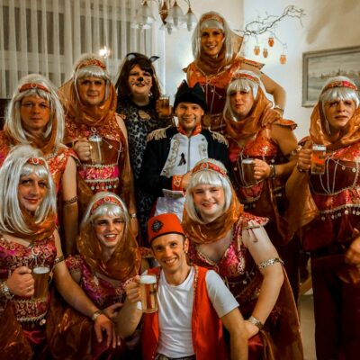 Das Männerbalett mit dem Bürgermeister.