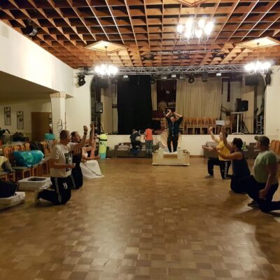 Männerballett beim Training. Vorher wurde noch der Gardetanz geübt. Ganz schönes Pensum für unsere Männer.