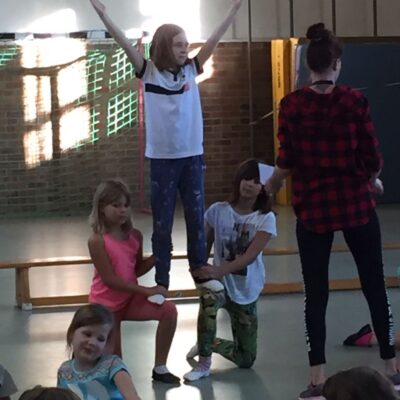 Probe eine der zwei Hebefiguren.